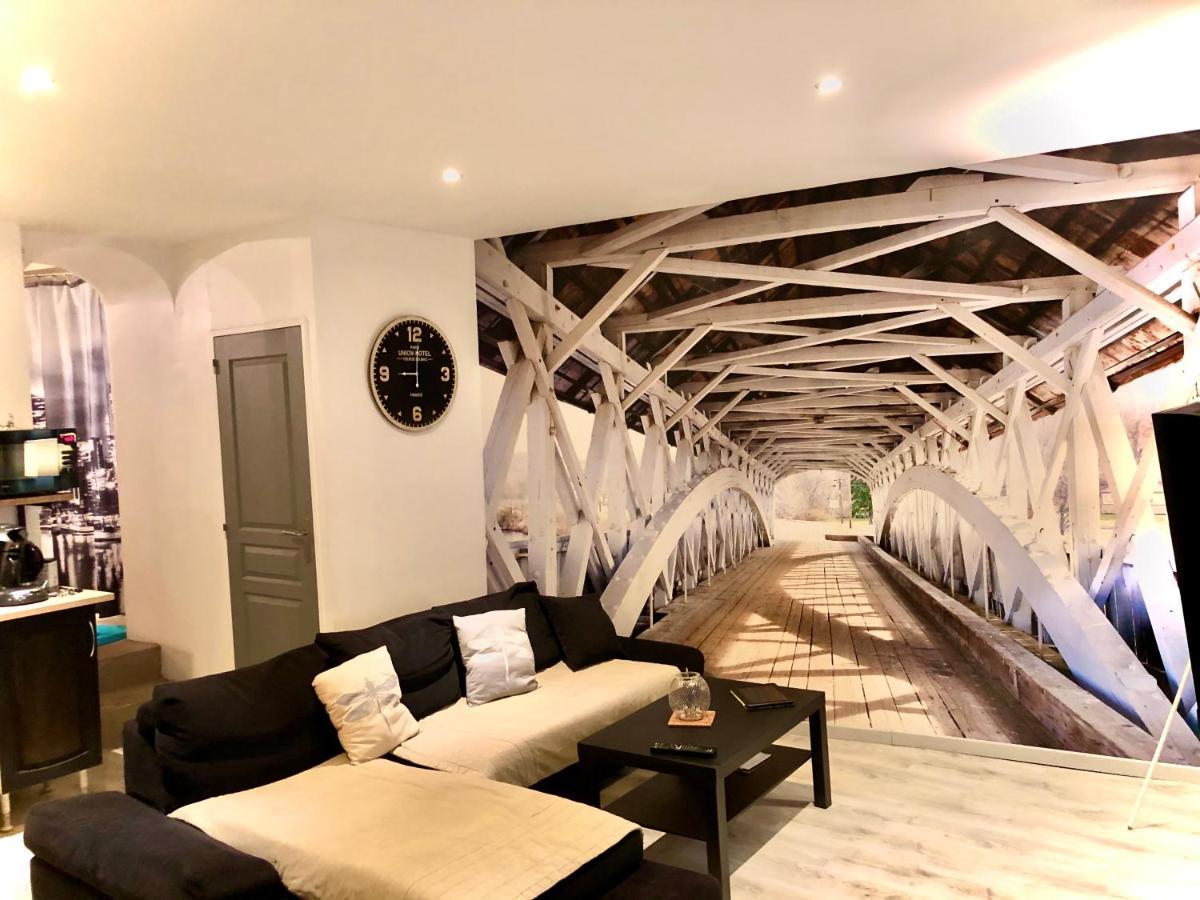Appartement Lulu Philipp coté cour à Saint-Etienne  Extérieur photo